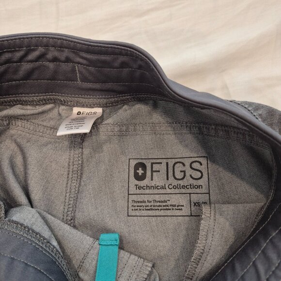 FIGS EUC Women's Graphite Color Casma XS and Kade XSP Bundle - Picture 8 of 8
